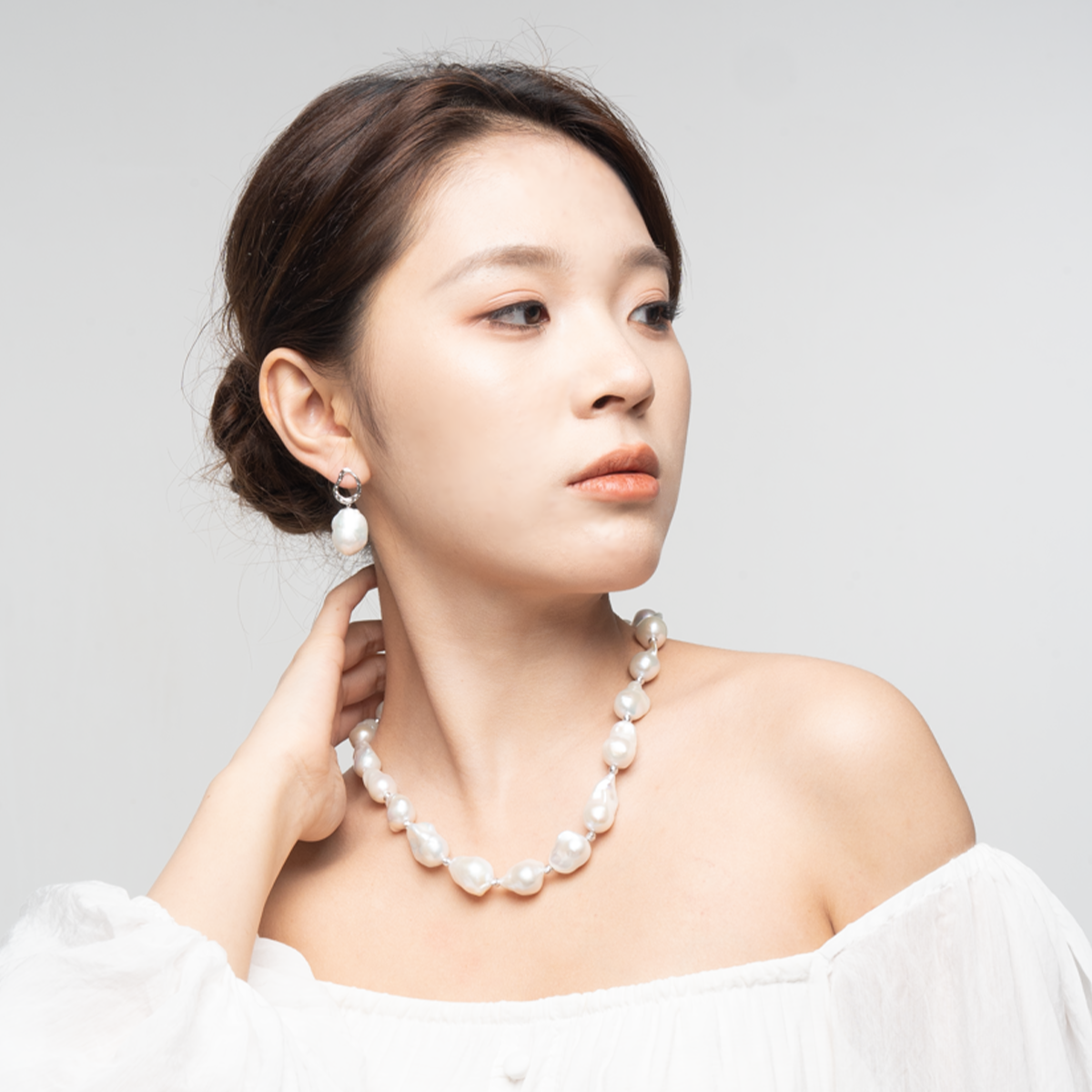 冰雪琉璃-20-30mm白色淡水巴洛克珍珠耳坠 淡水巴洛克 Pearl Necklace product display