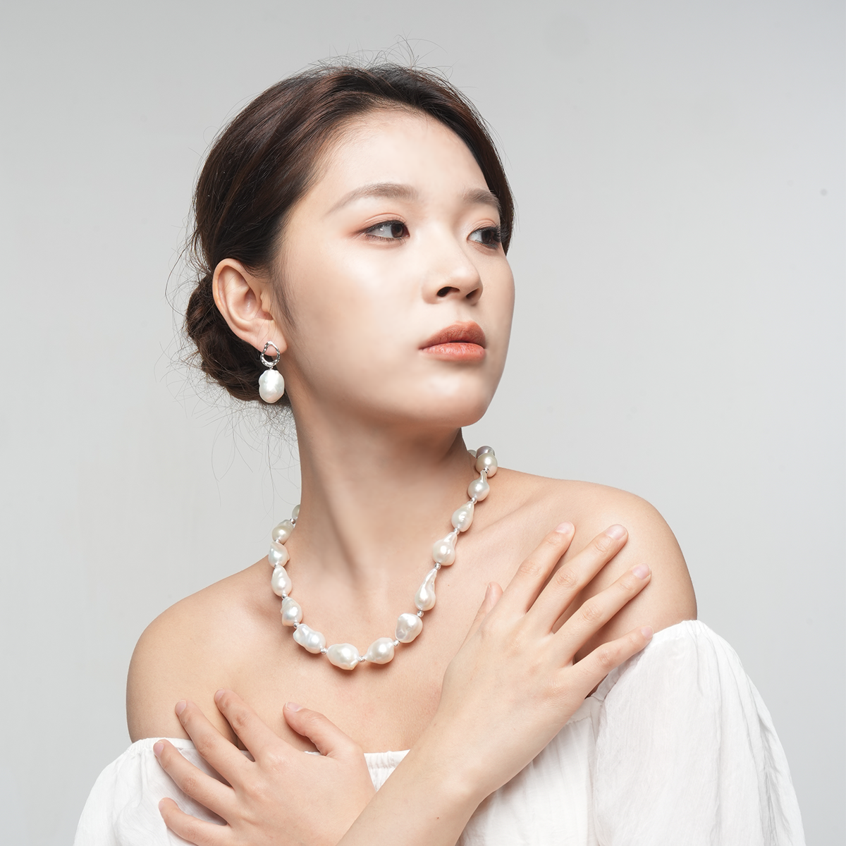 冰雪琉璃-20-30mm白色淡水巴洛克珍珠耳坠 淡水巴洛克 Pearl Necklace detail view