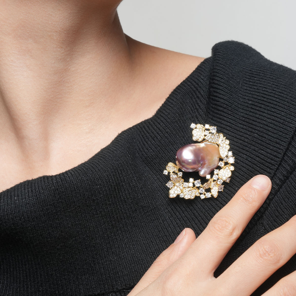 花环-胸针 淡水巴洛克 Pearl Brooch detail view