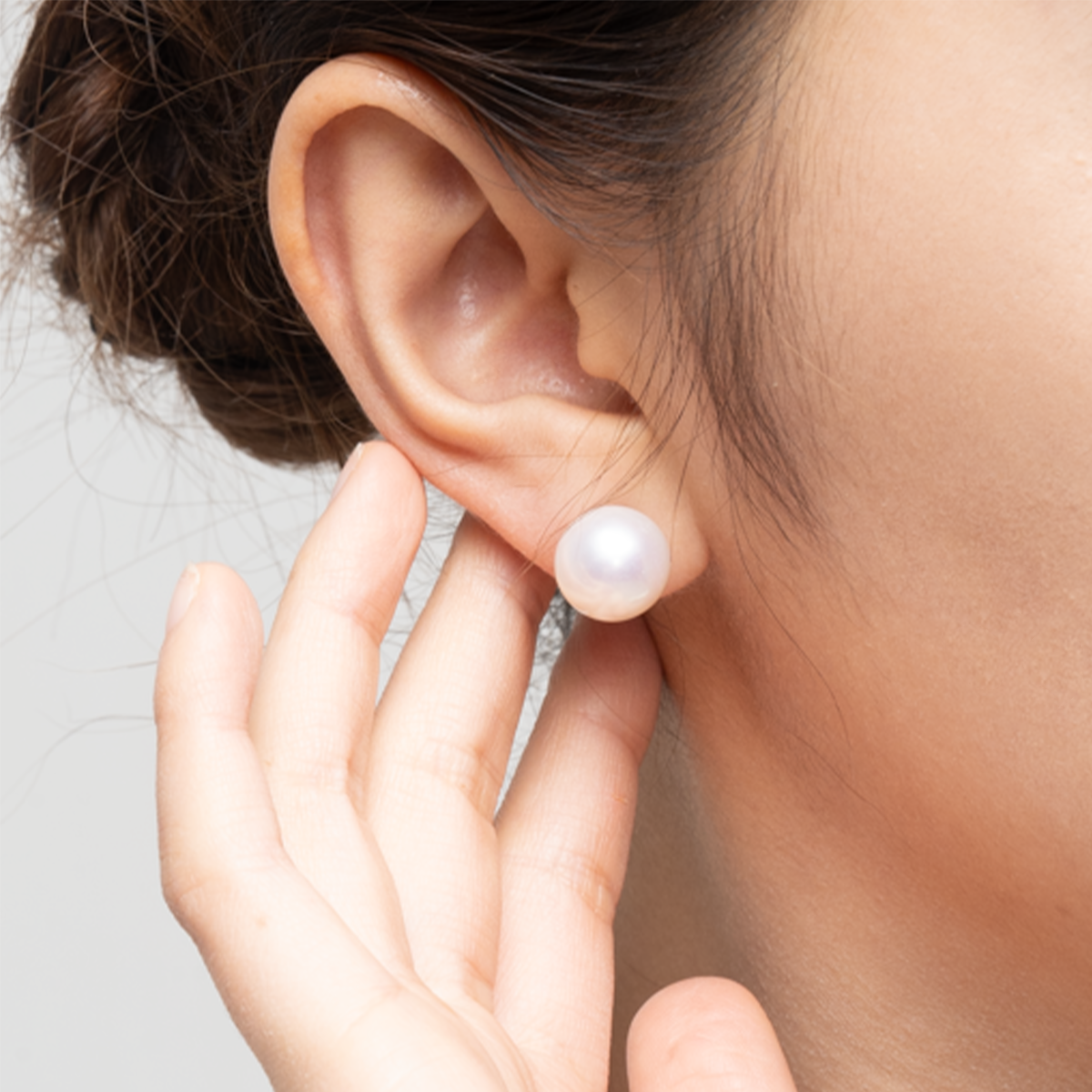 赛澳白-9-10mm、10-11mm、12-13mm白色淡水珍珠耳钉 淡水爱迪生 Pearl Earrings detail view