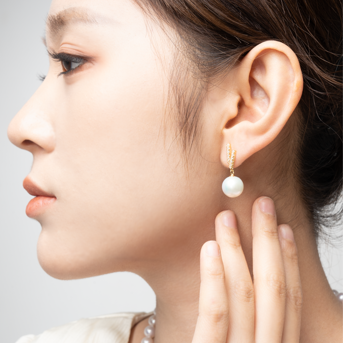 赛澳白-10-11mm白色淡水珍珠耳坠 淡水爱迪生 Pearl Earrings product display