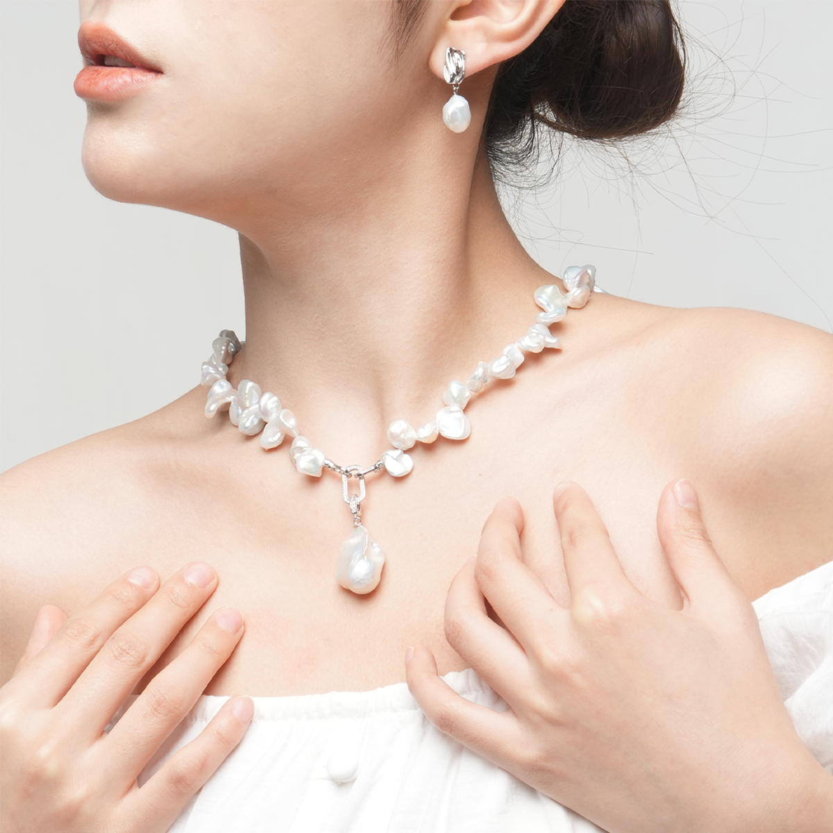 落英（带吊坠）-9-12mm白色淡水无核keshi珍珠项链 淡水keshi Pearl Necklace detail view