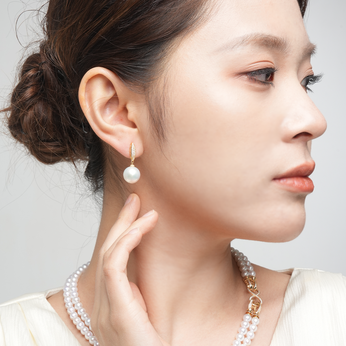 赛澳白-11-12mm白色淡水珍珠耳坠 淡水爱迪生 Pearl Earrings product listing