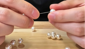 Beijing Luck and Power Jewelry Company Limited. natural freshwater pearl jewelry fashion display