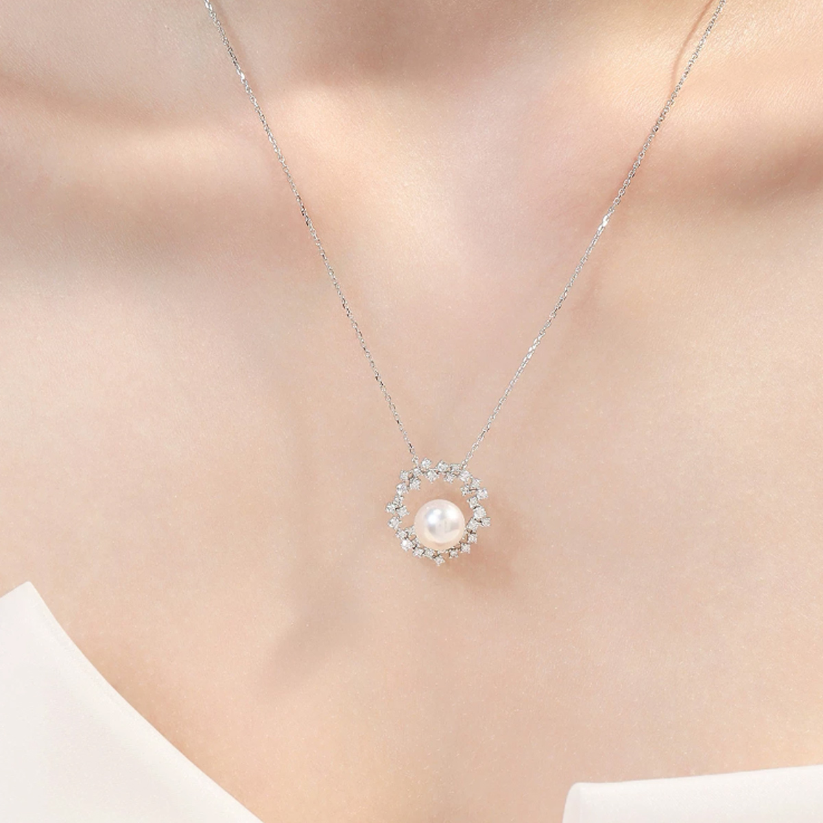 海水Akoya珍珠项链繁星系列18K金天然钻石吊坠锁骨链 Freshwater Pearl Pendant detail view