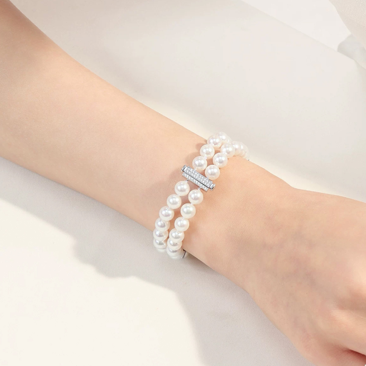 海水Akoya双排珍珠手串手链18K金天然钻石扣手镯 Freshwater Pearl Bracelet detail view