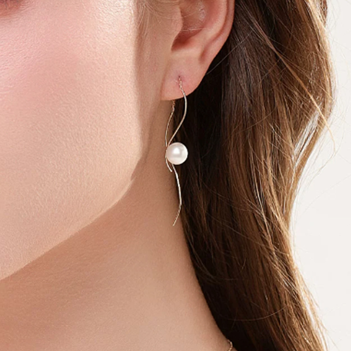 Sea water Akoya pearl earrings 18K gold S-shaped curved earrings long ear line elegant earrings Freshwater Pearl Earrings related product