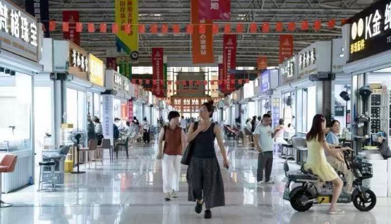 Beijing Luck and Power Jewelry Company Limited. natural freshwater pearl jewelry fashion display